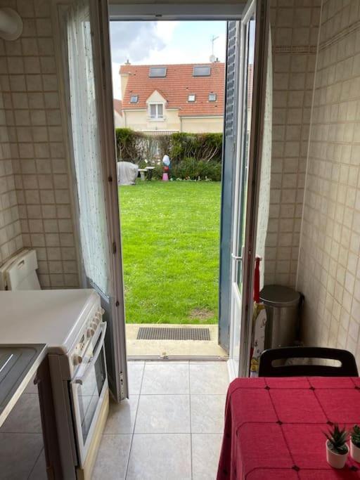 Appartement Cosy Avec Jardin Chatou